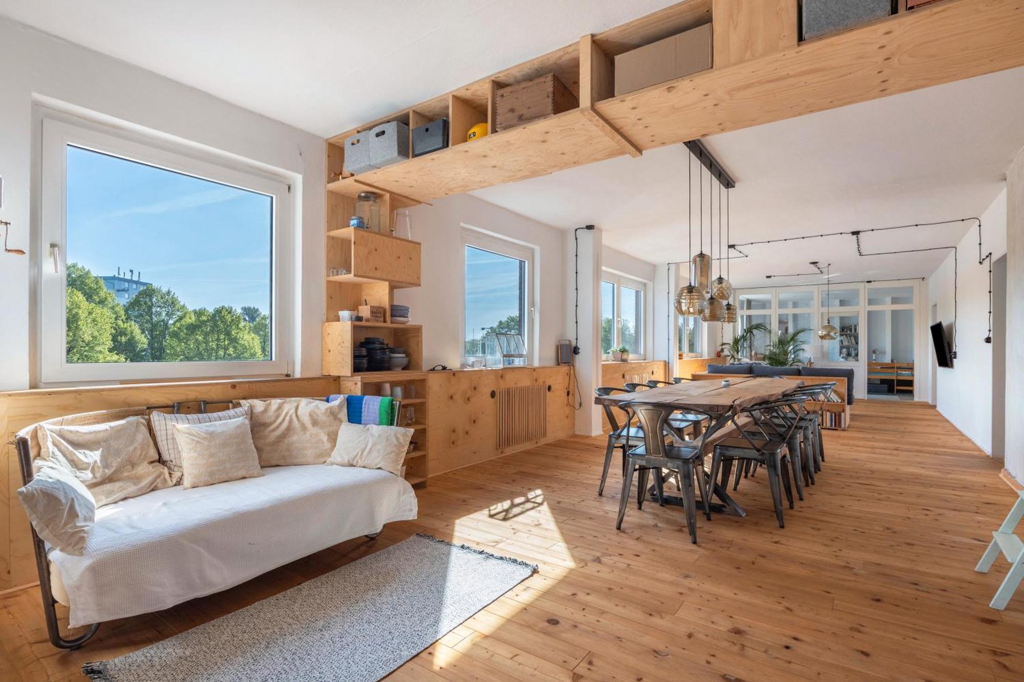 Gemuetliches Film-loft-atelier